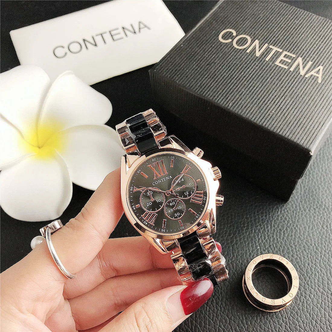 Elegant Women's Luxury Quartz Watch with Creative Steel Bracelet - Fashionable Timepiece for Any Occasion